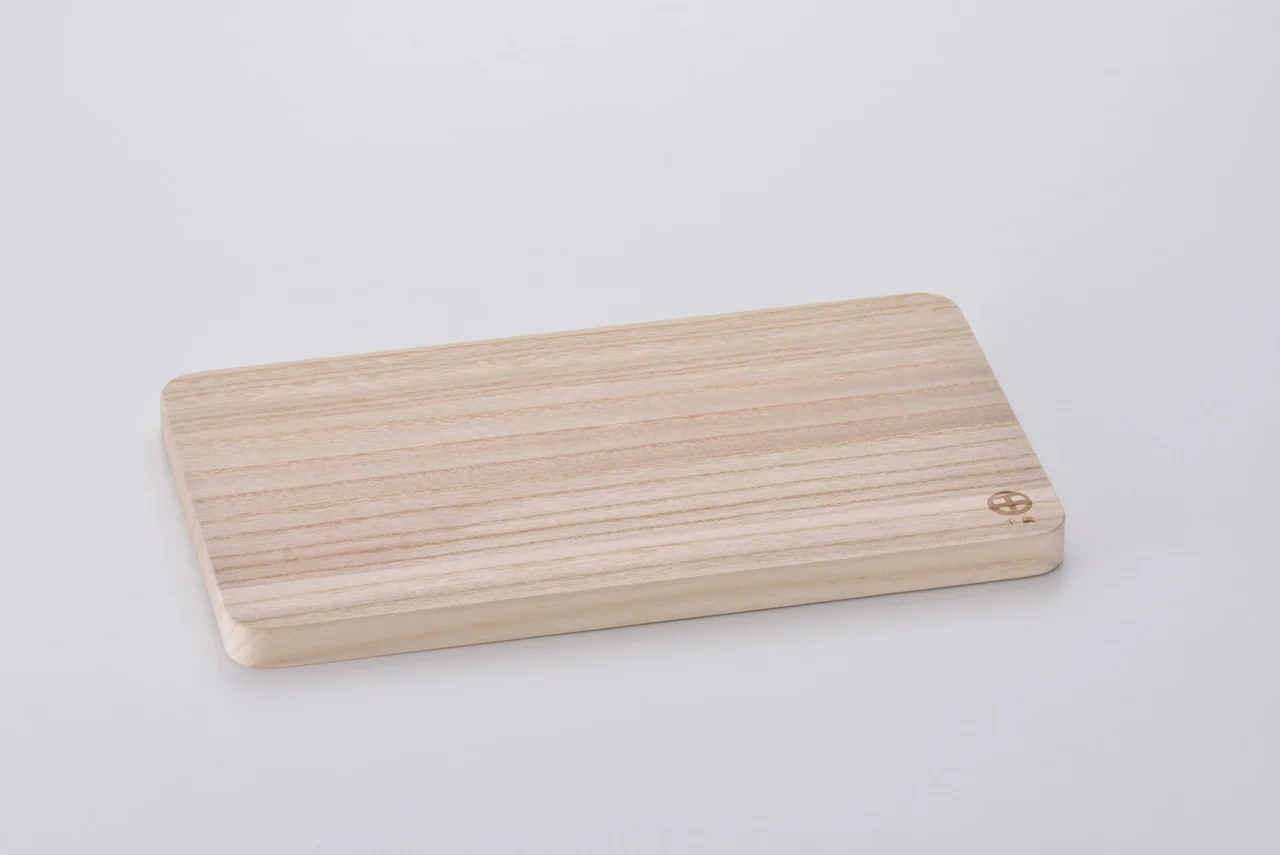 Chitose Paulownia Wood Cutting Board Medium - Image 3