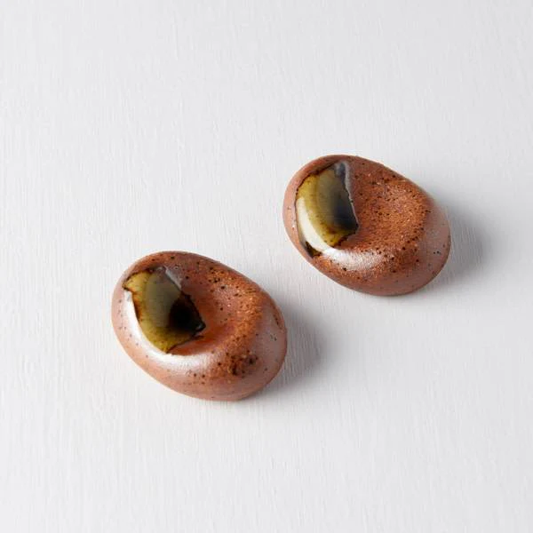 Brown with green splash chopstick pebble rest - Image 2