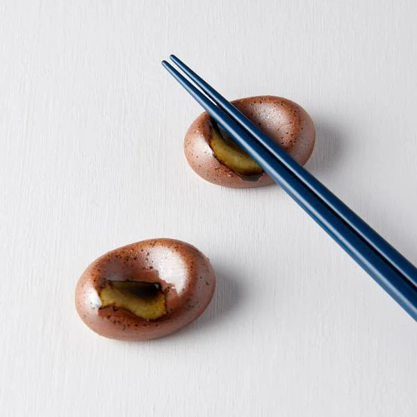 Brown with green splash chopstick pebble rest - Image 3