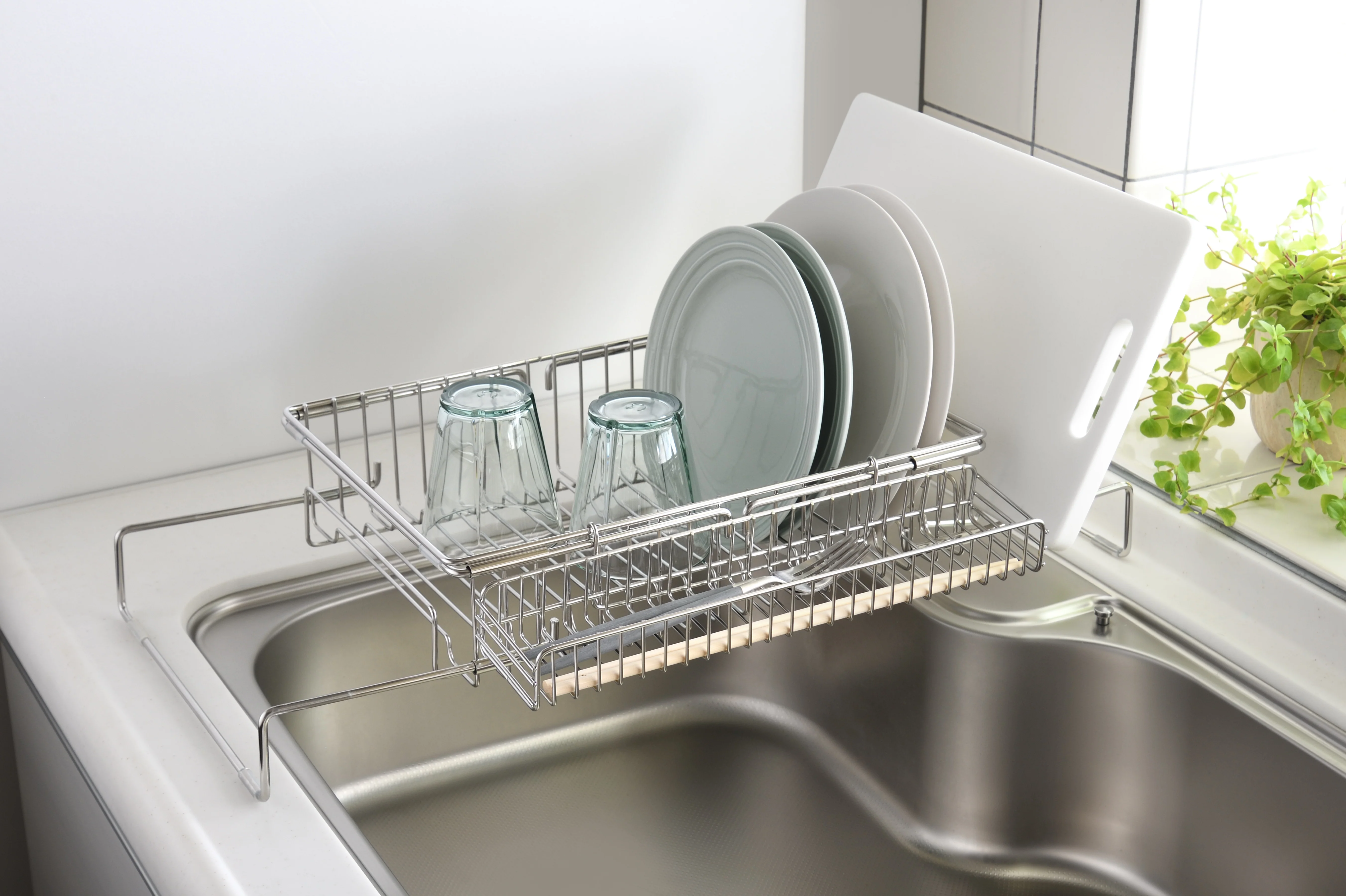 Enzo Expandable Sink Dish Drainer Rack with Lid & Cutting Board Stand - Image 3