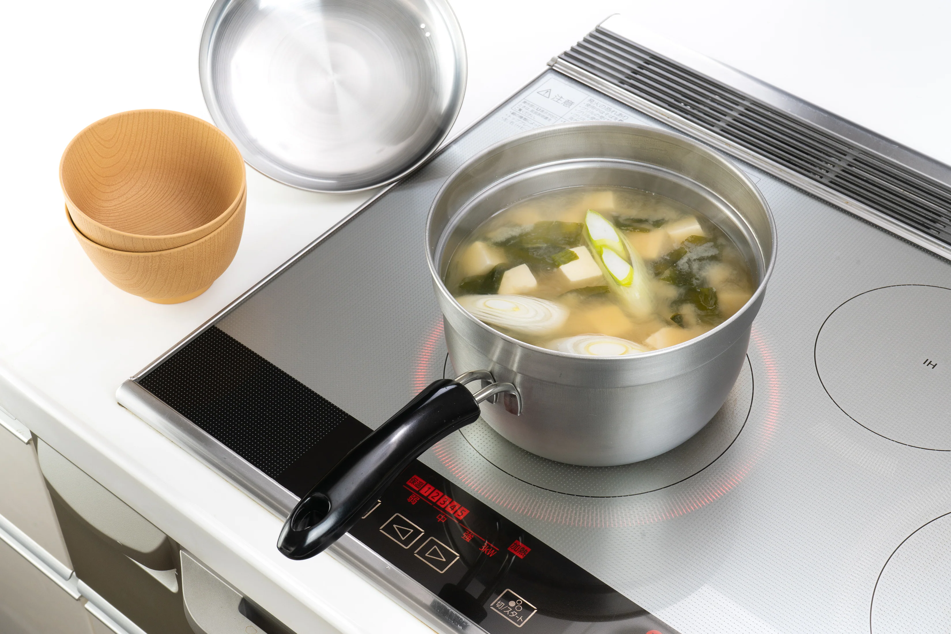 Enzo Stainless Steel Deep-Rim Saucepan 18cm - Image 4