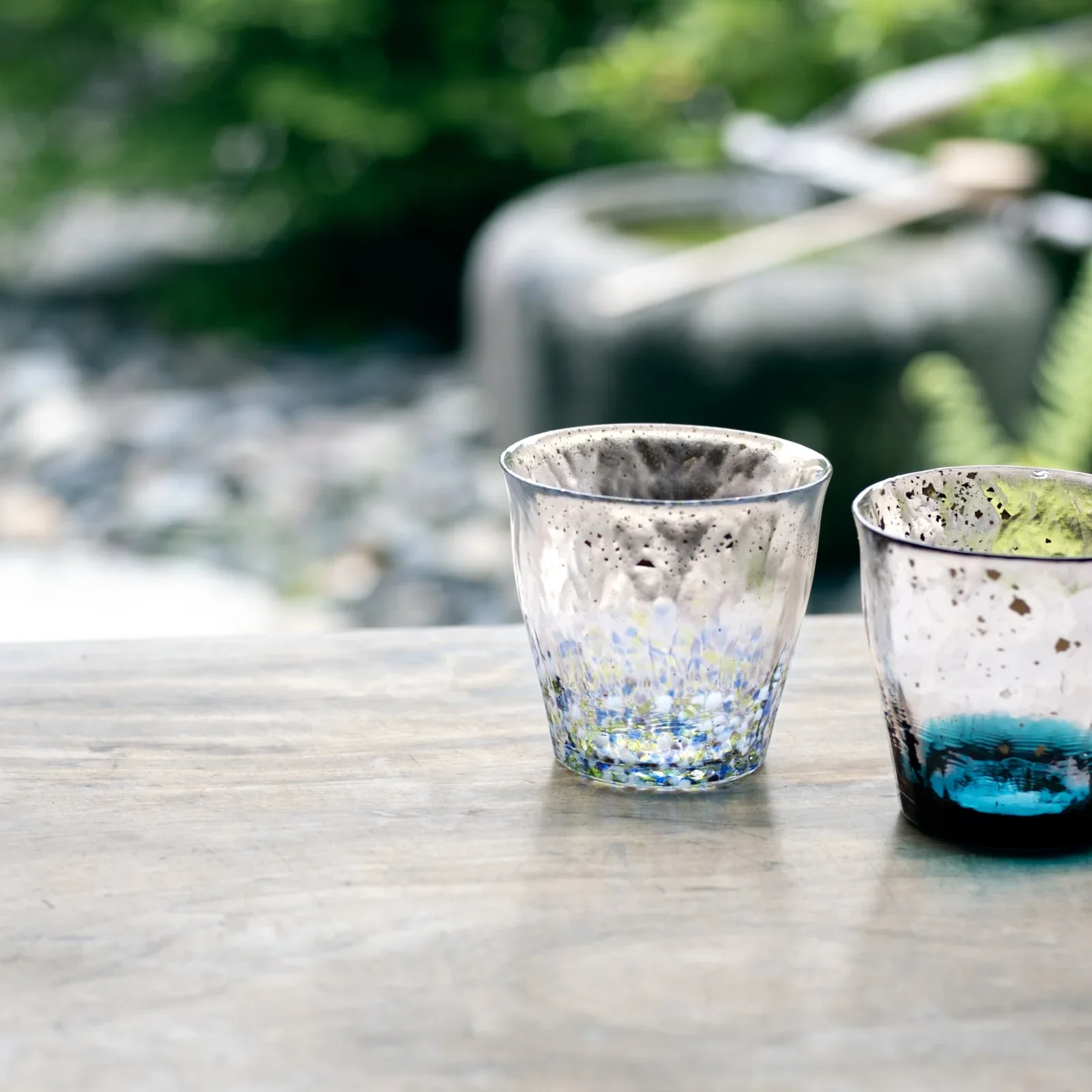 Gold Rim Rock Glass Wooden Gift Boxed - Deep Blue & Clear - Image 4