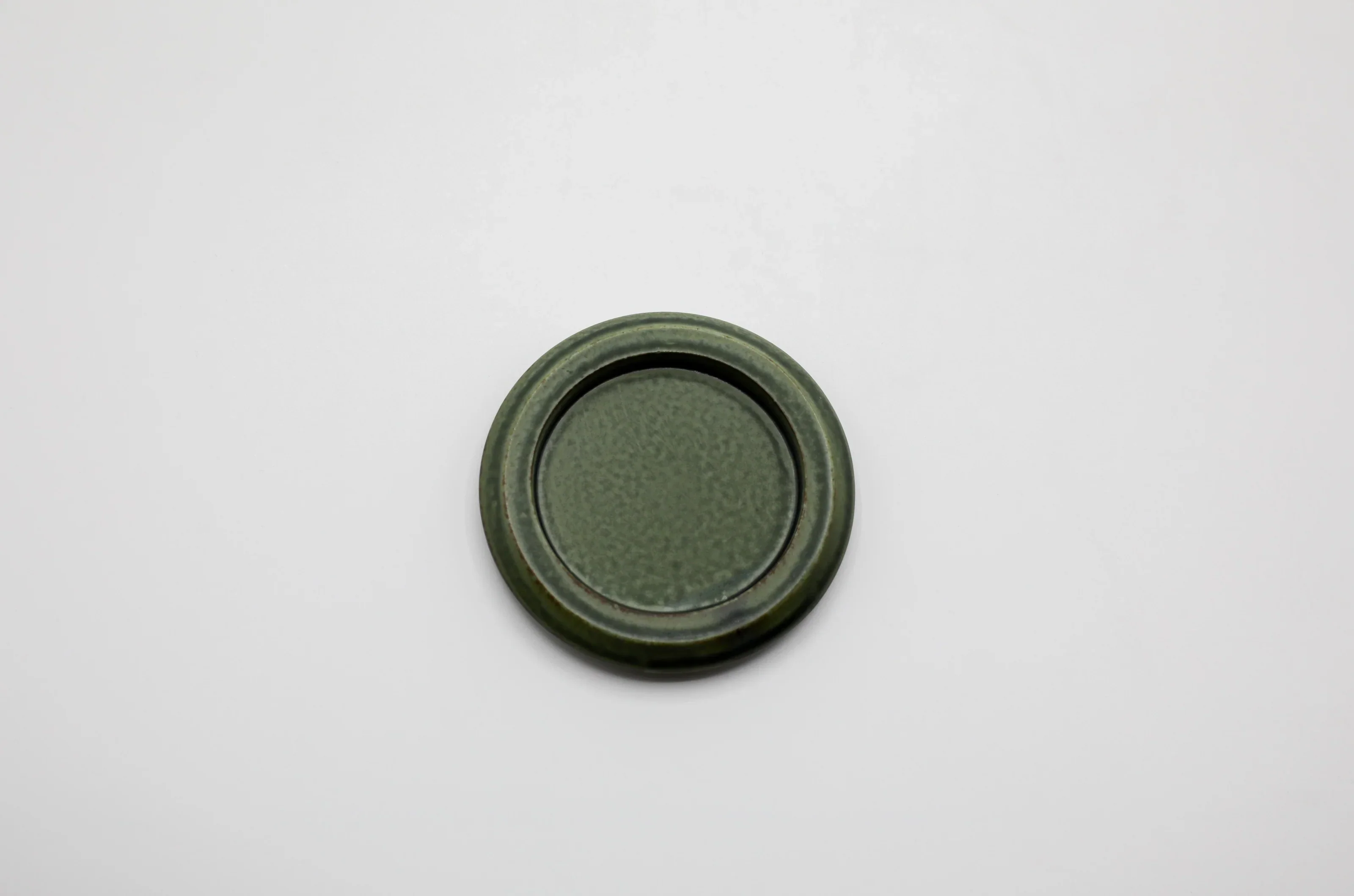 Hibi Seto Tray Round Oribe Green - Image 3