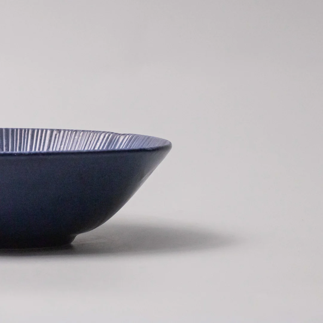 Ice Drift Sapphire Medium Bowl 17cm - Image 3