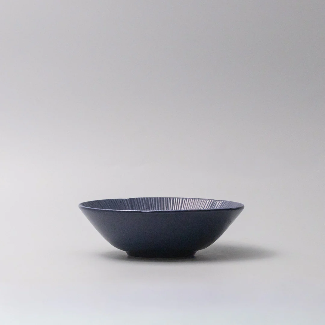 Ice Drift Sapphire Medium Bowl 17cm - Image 4