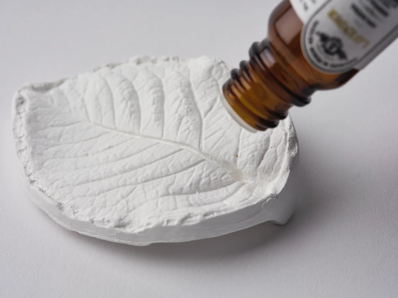 Incense Holder & Aroma Ornament - Hydrangea Leaf - Image 3