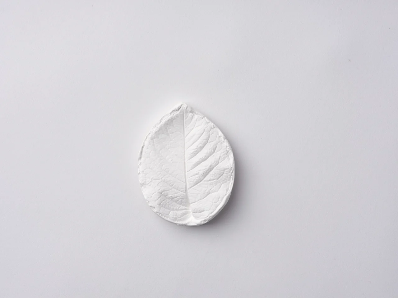 Incense Holder & Aroma Ornament - Hydrangea Leaf - Image 4