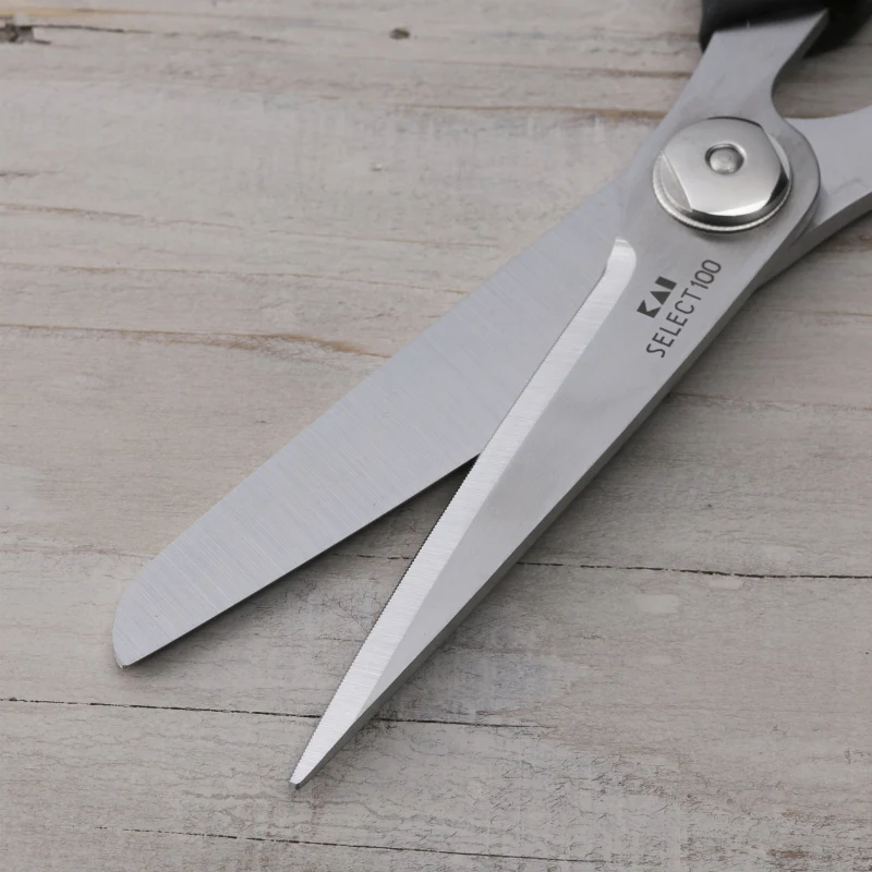 Kai Select 100 Kitchen Scissors - Image 6