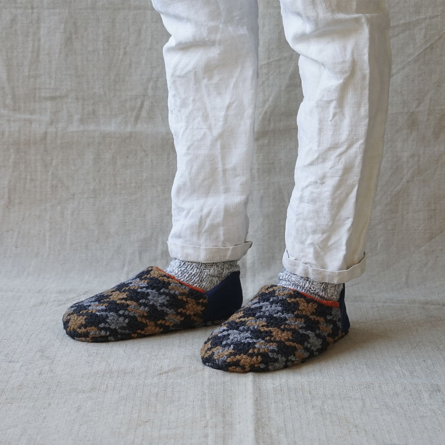 Merippa Hound Check x Boa Pile Orange Japanese Slippers - Image 3