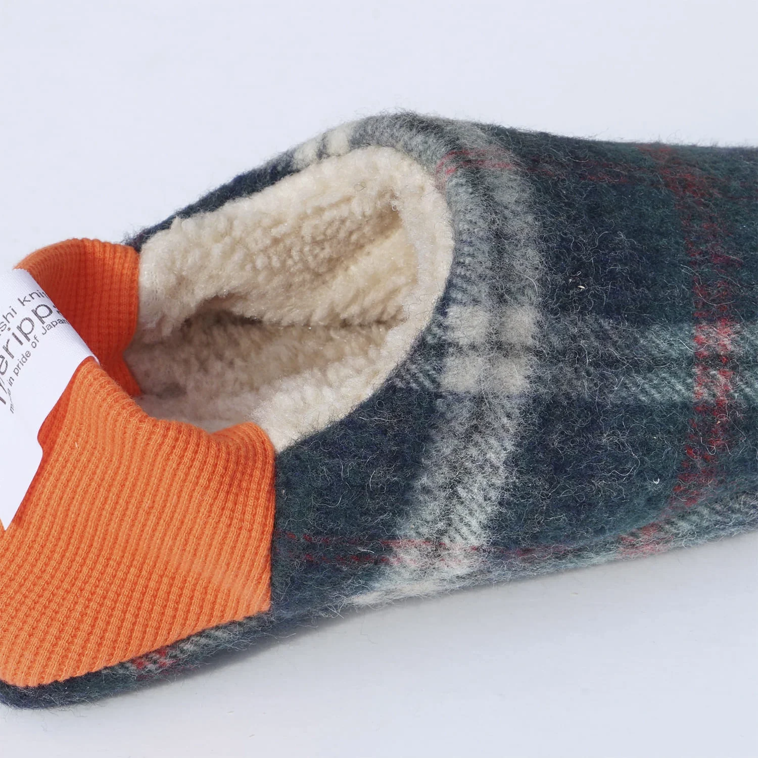 Merippa Shaggy Tartan x Quilted Boa Green Japanese Slippers - Image 3