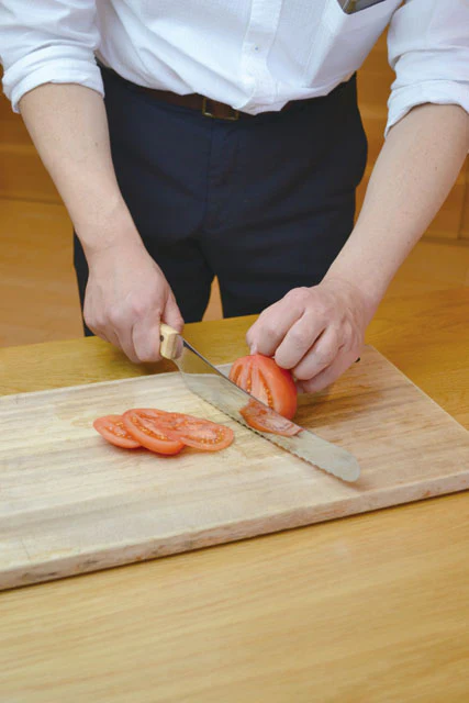 Tomita Style Wavy Bread Knife 24.5cm - Image 4