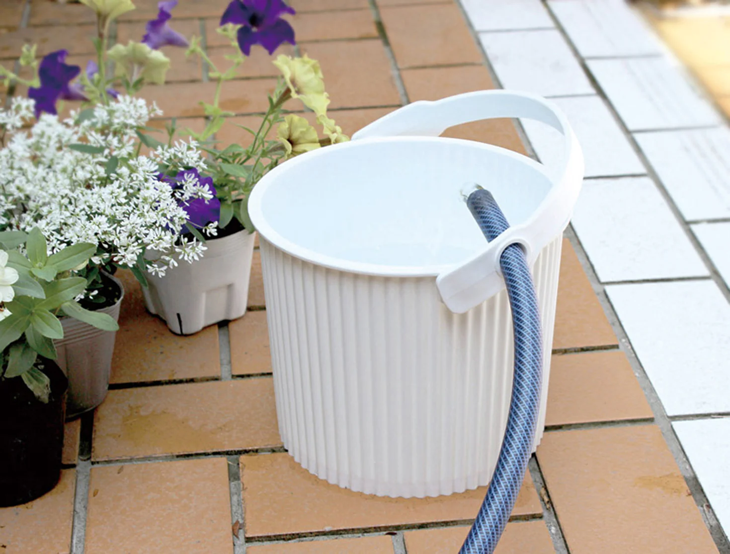 Hachiman Omnioutil S Storage Bucket 8L - White - Image 2