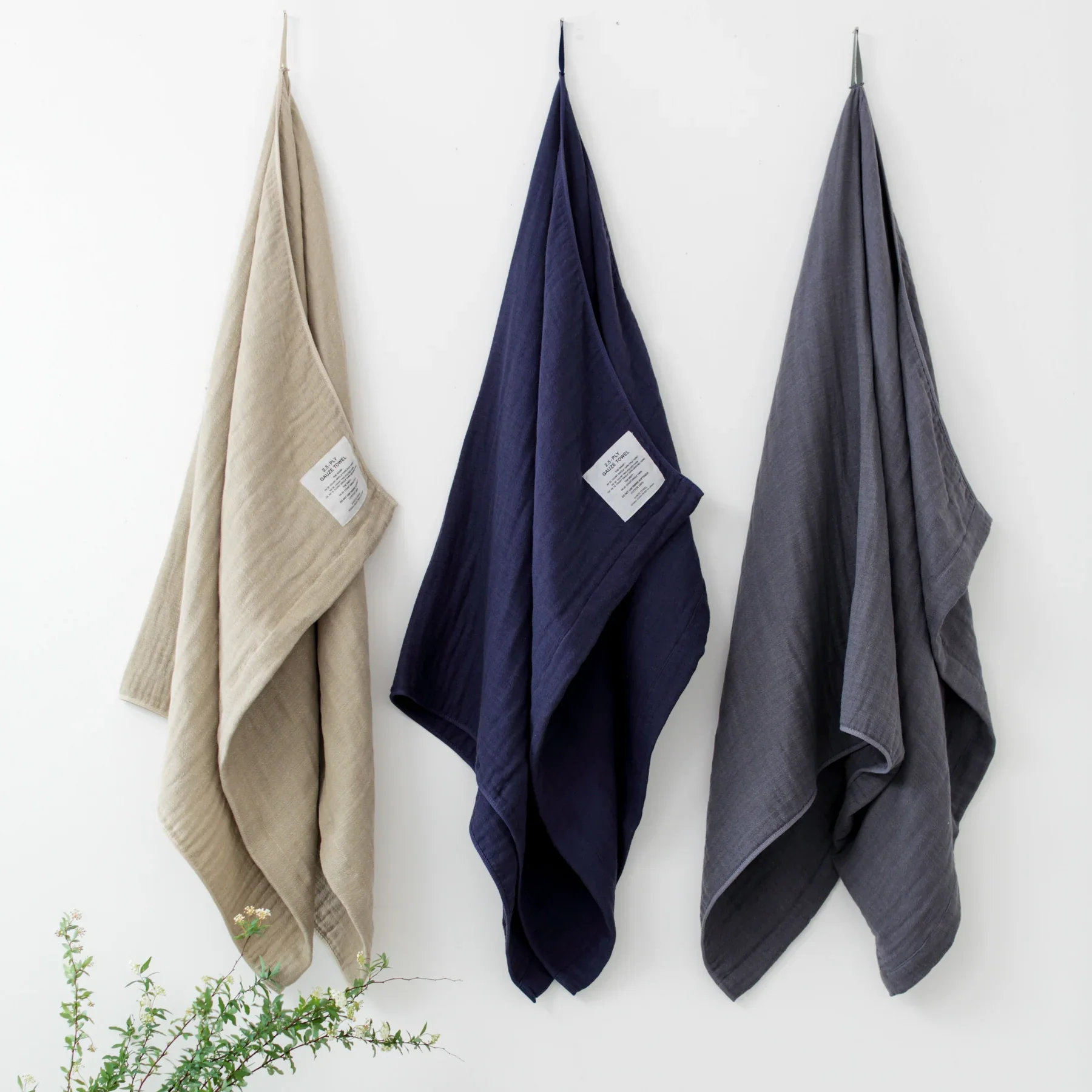 Shinto 2.5 ply gauze bath towel medium navy - Image 7