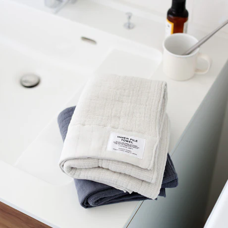 Shinto inner pile bath towel charcoal - 63 x 130cm - Image 4