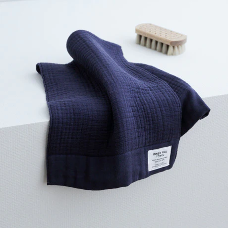 Shinto inner pile bath towel navy - 63 x 130cm - Image 4