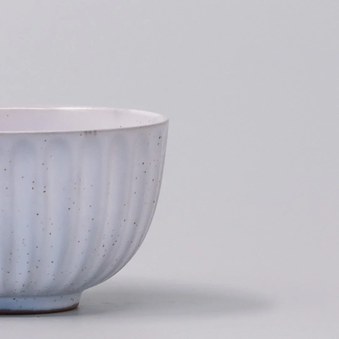 Speckled White ridged teacup 150ml - Image 3