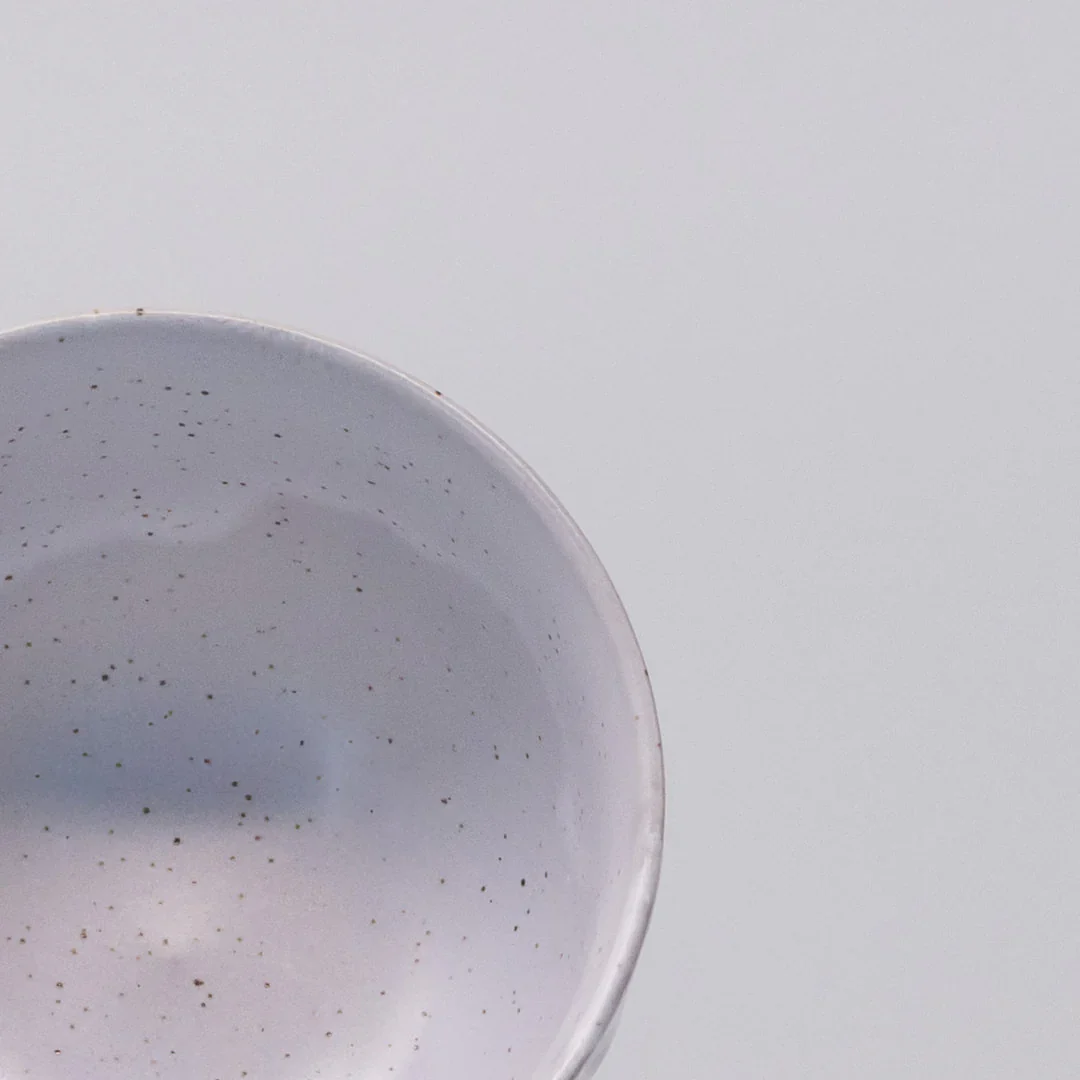 Speckled White ridged teacup 150ml - Image 4