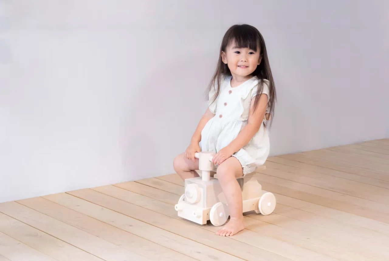 Tetetoys Wooden Choo Choo Train Rider & Walker - Image 4