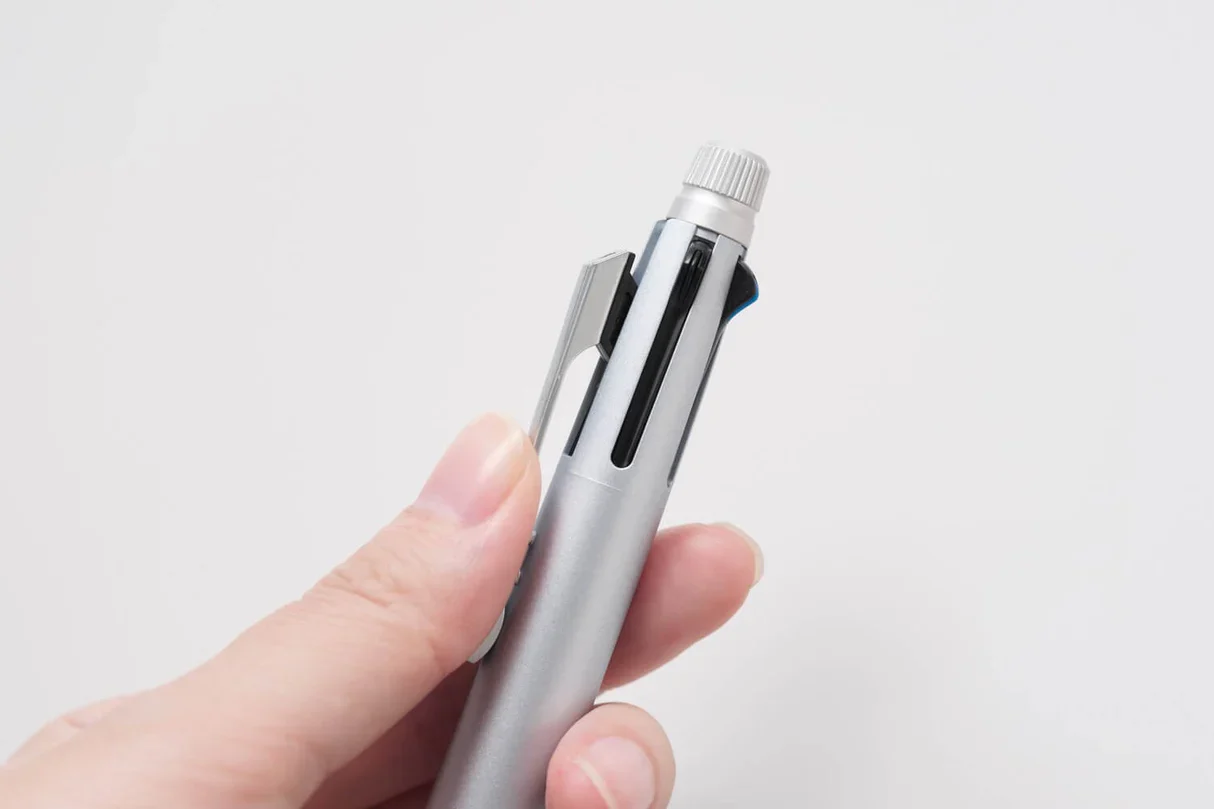 Uni Jetstream 4&1 Metal Edition Multi Pen - Ice Silver - Image 4