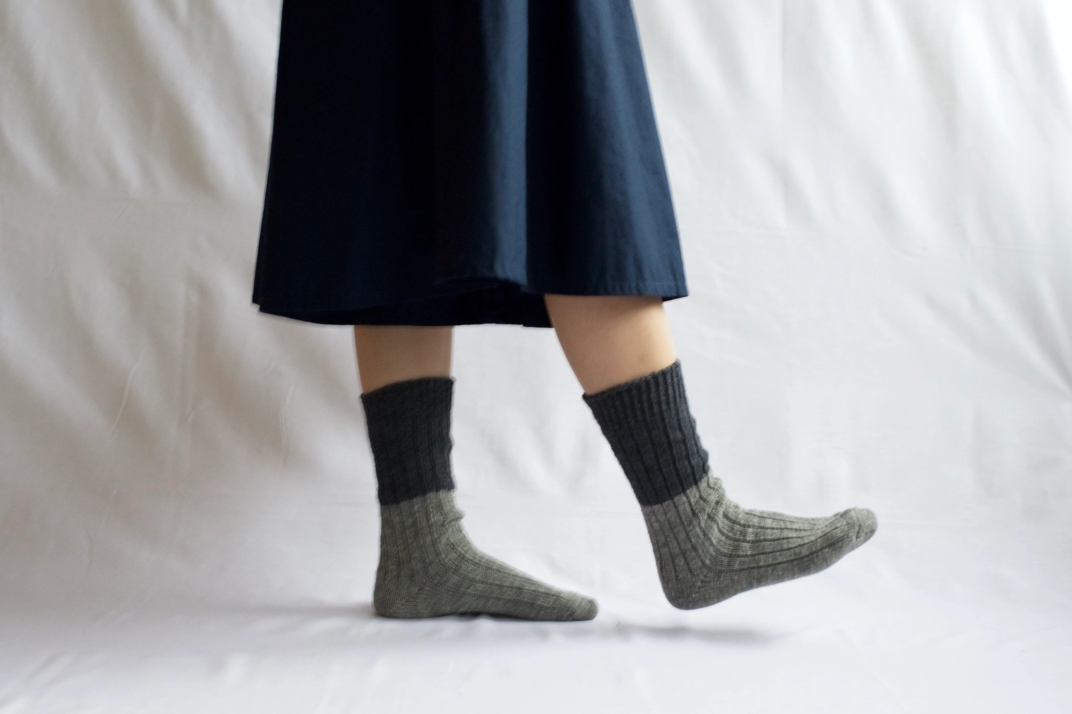 Wool Cotton Slab Socks - Charcoal - Image 4